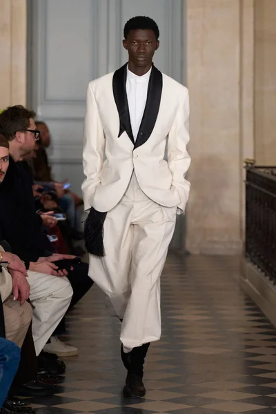 Look 70